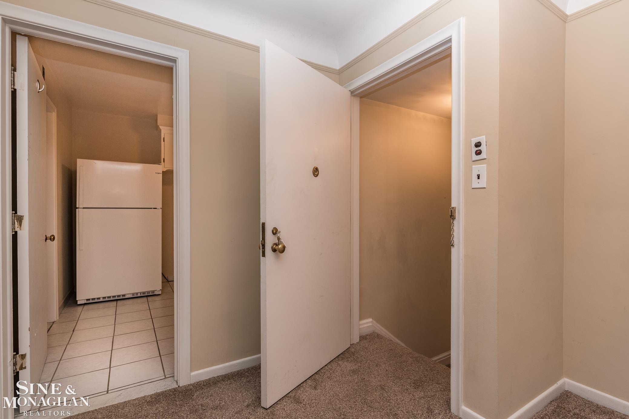 949 Harcourt Road Grosse Pointe, MI 48230 - Photo 15 of 18