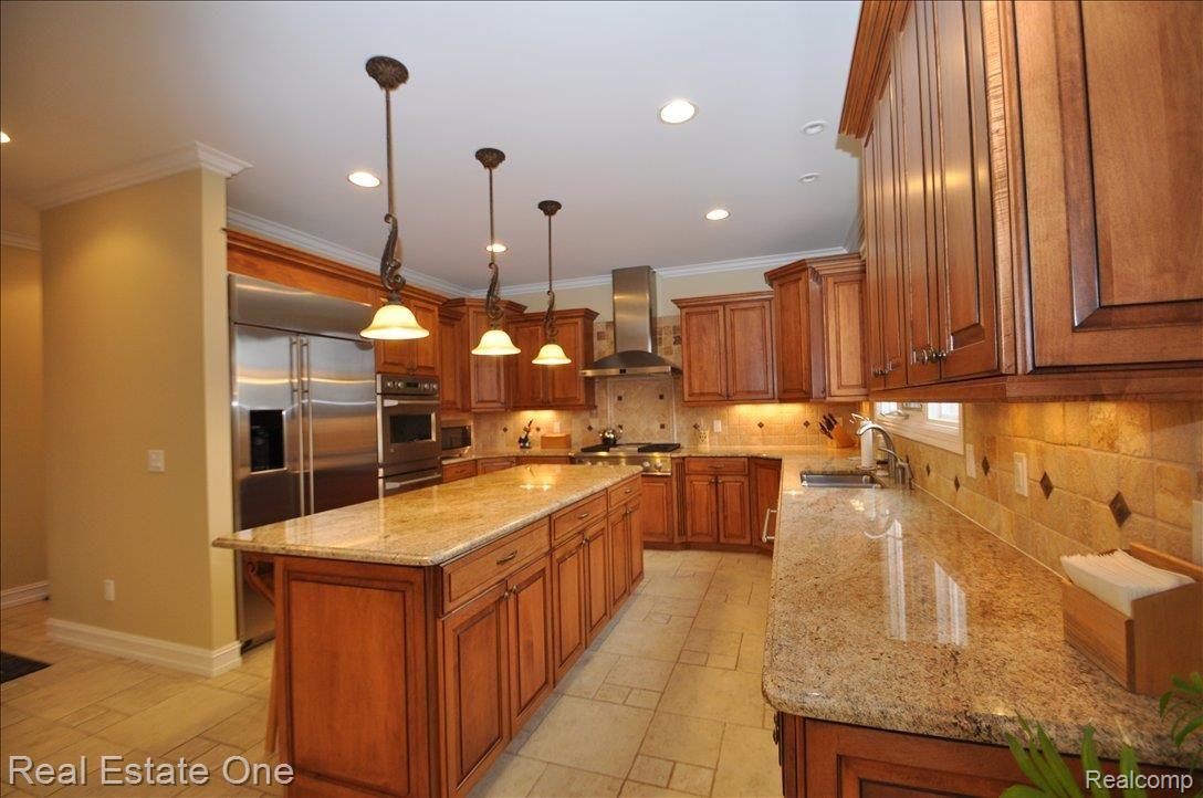 751 Quarry Drive Rochester, MI 48306 - Photo 12 of 21 kitchen