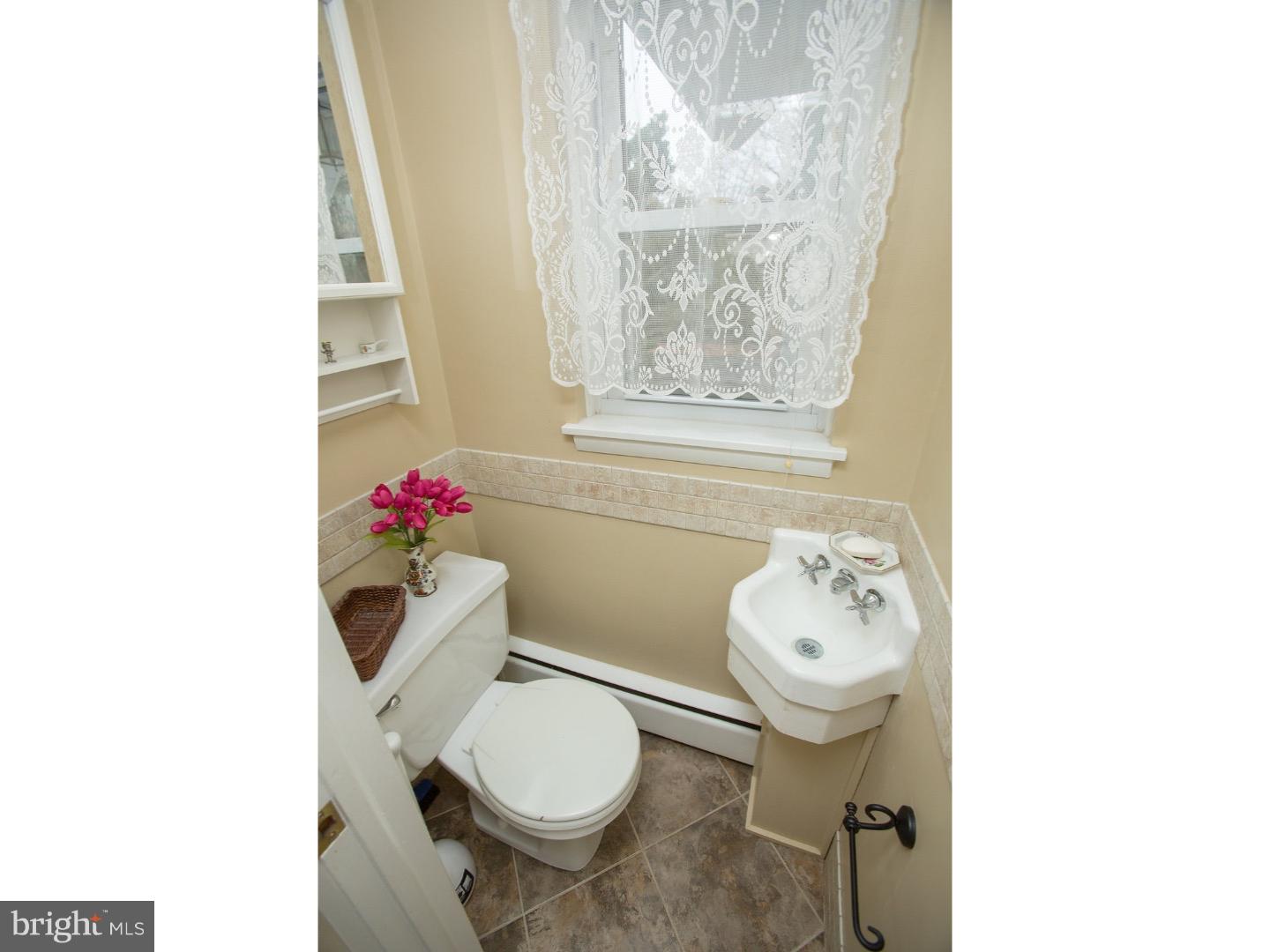 2264 Warwick Road Warrington, PA 18976 - Photo 13 of 21 Bathroom