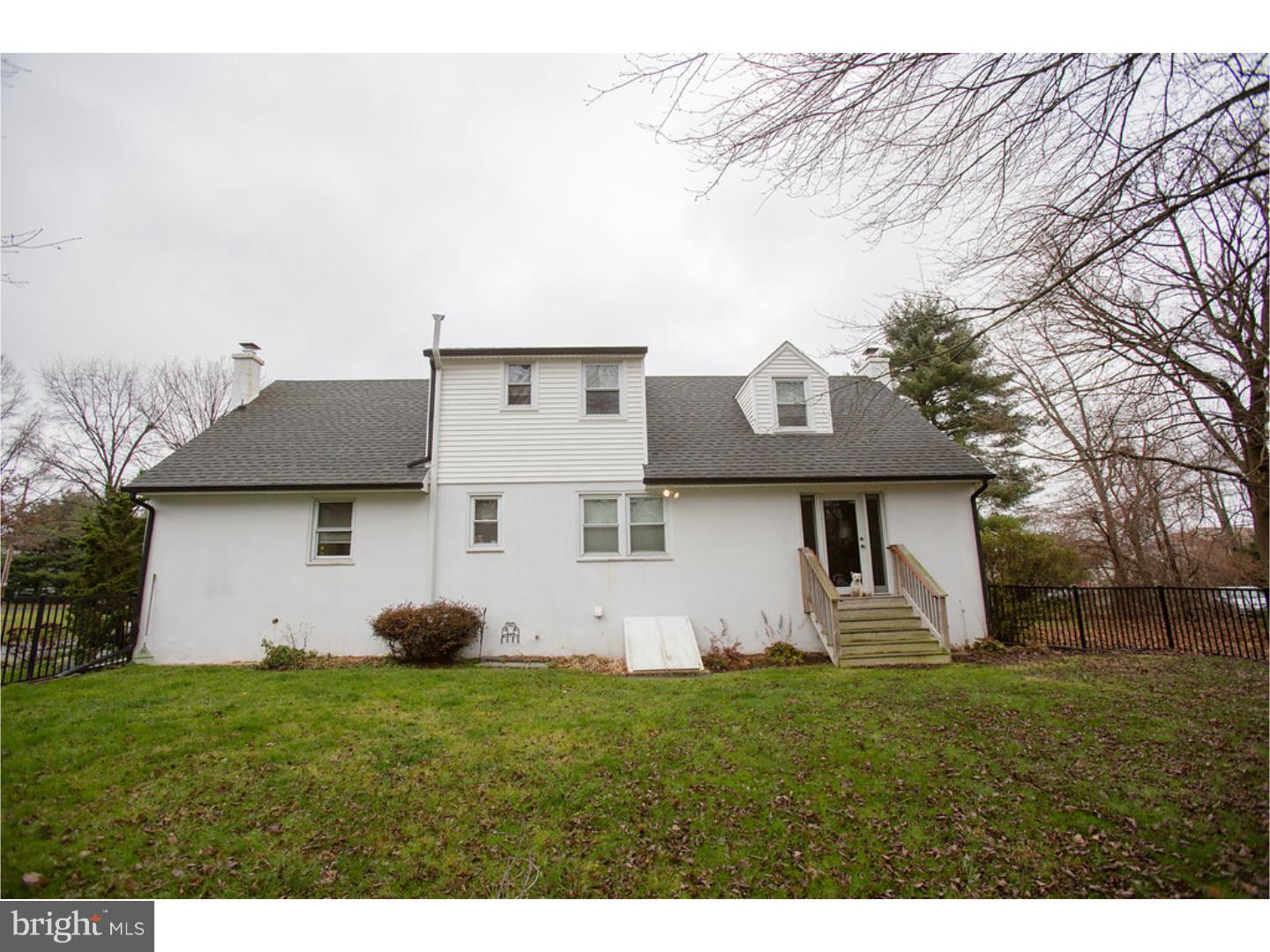 2264 Warwick Road Warrington, PA 18976 - Photo 20 of 21 Exterior Back