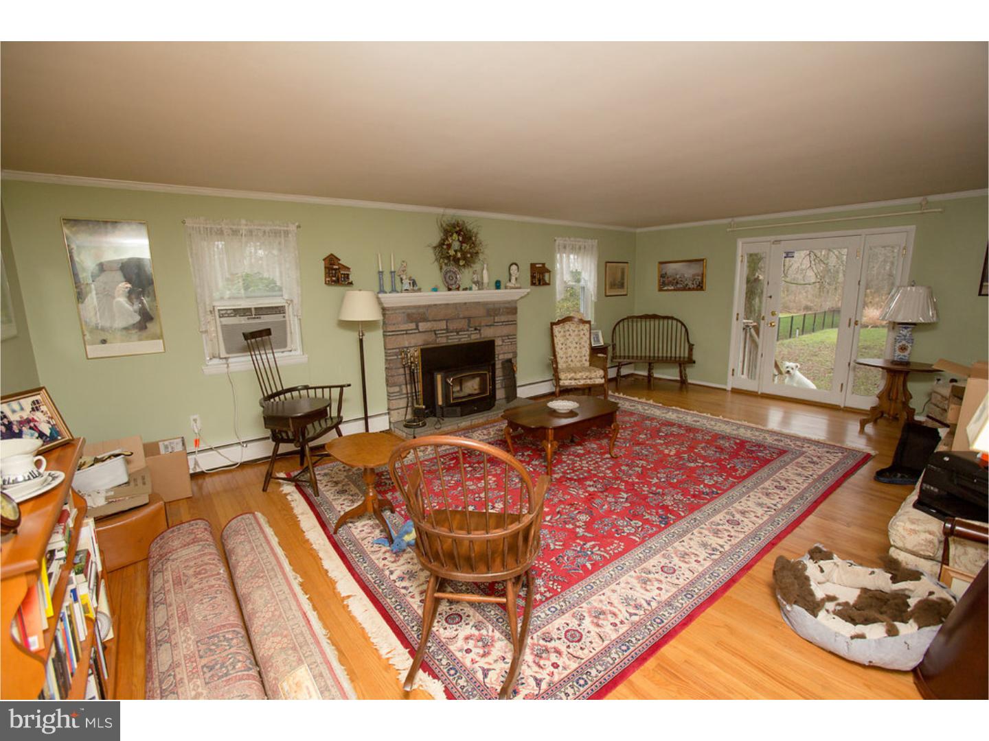 2264 Warwick Road Warrington, PA 18976 - Photo 4 of 21 Living Room