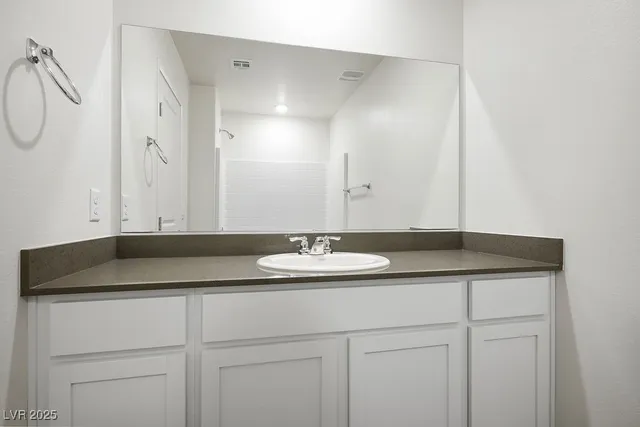 $1,850 | 6184 Hibiscus Gdn Street, North Las Vegas, NV 89081