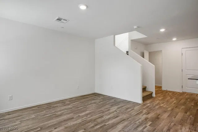 $1,850 | 6184 Hibiscus Gdn Street, North Las Vegas, NV 89081