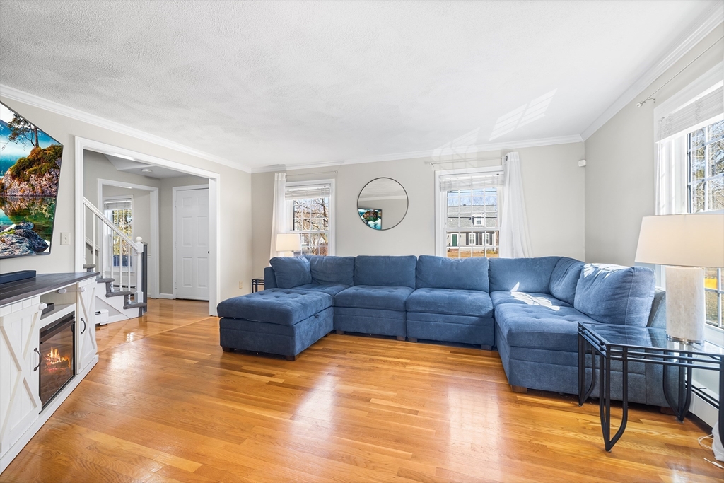 85 Debora Road North Attleboro, MA 02760 - Photo 3 of 31 Gallery Image 3
