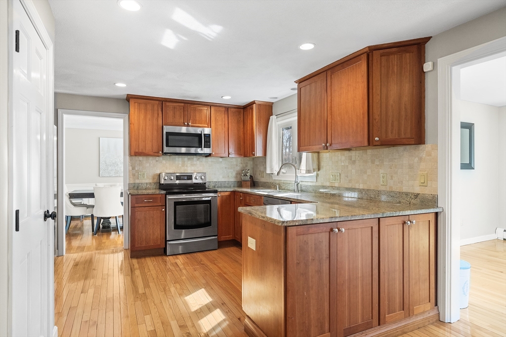 85 Debora Road North Attleboro, MA 02760 - Photo 5 of 31 Gallery Image 5