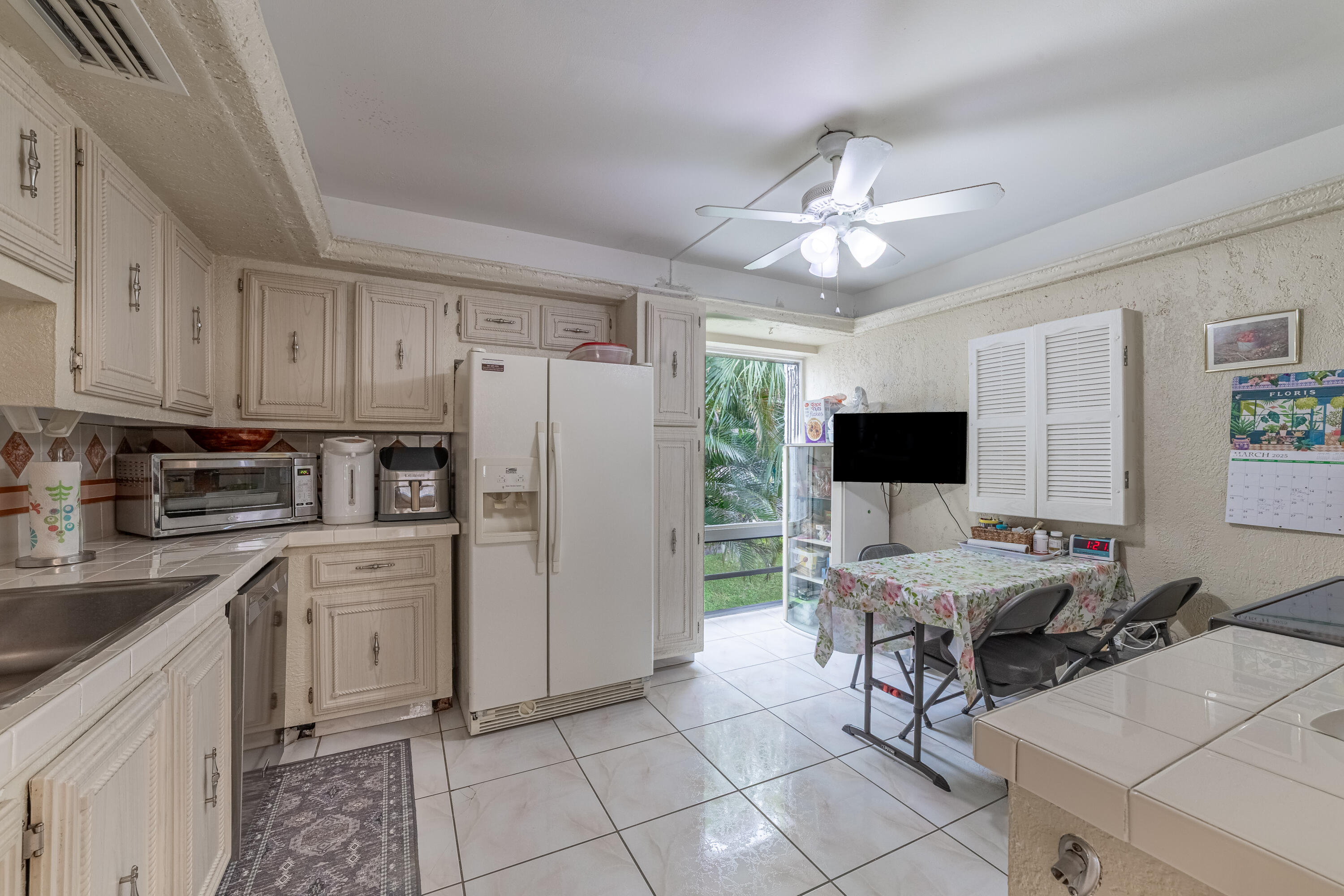 6548 Spring Bottom Way, Unit 221 Boca Raton, FL 33433 - Photo 32 of 42 Kitchen