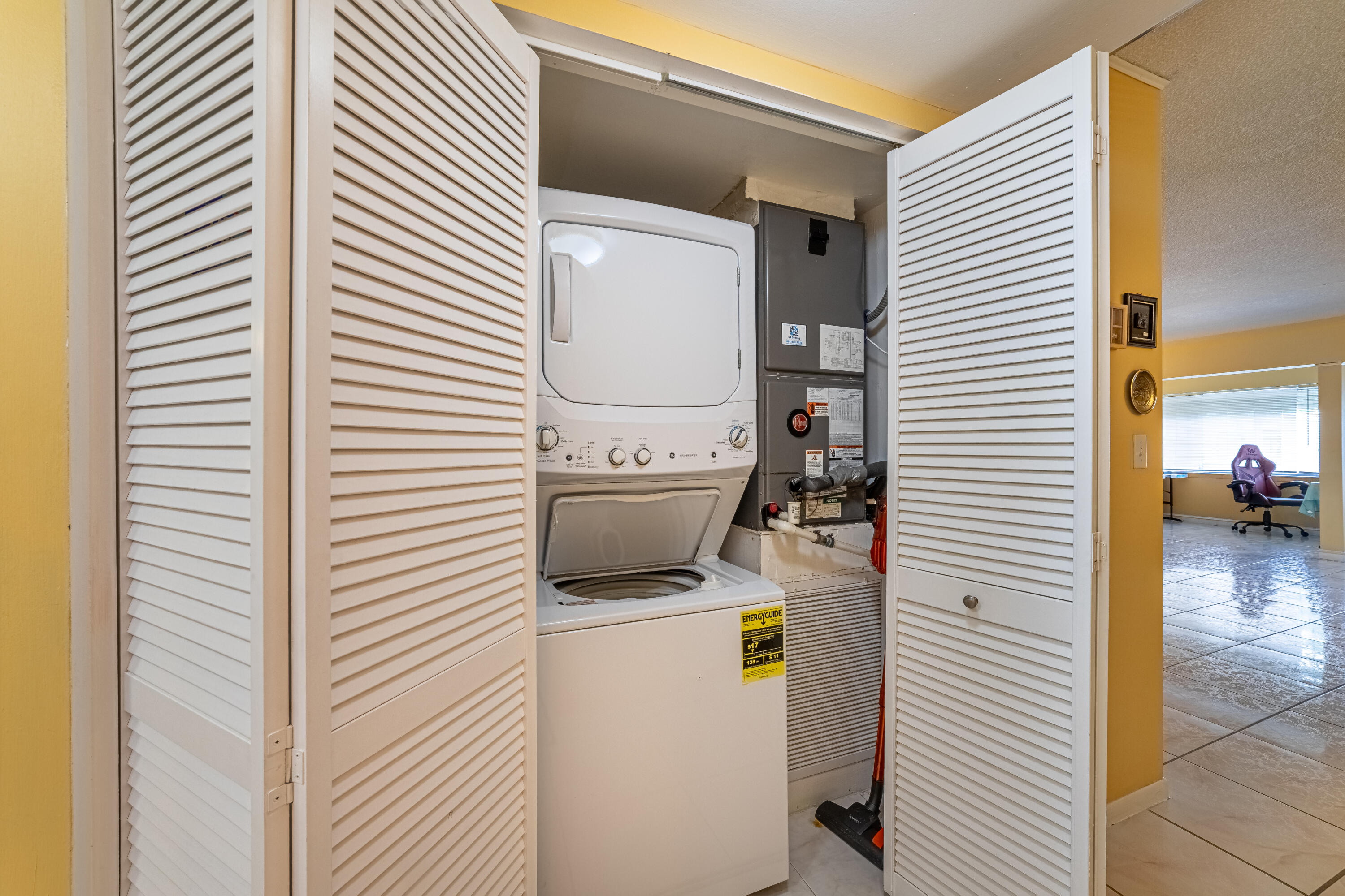6548 Spring Bottom Way, Unit 221 Boca Raton, FL 33433 - Photo 35 of 42 Laundry