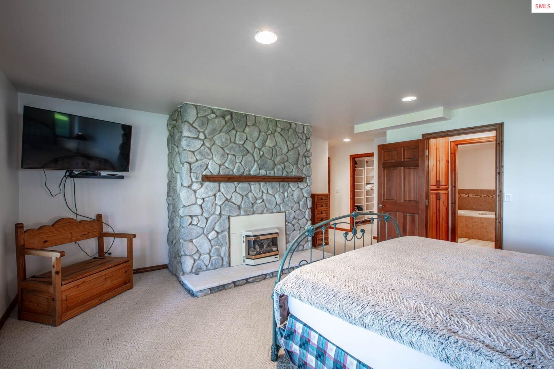 433 Campbell Point Road Laclede, ID 83841 - Photo 43 of 70 Propane fireplaces adds extra warmth