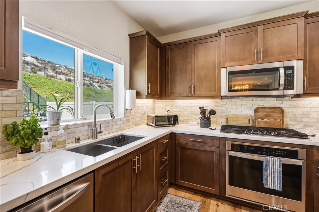 29853 White Ridge Road Winchester, CA 92596 - Photo 11 of 61 Views from the kitchen sink