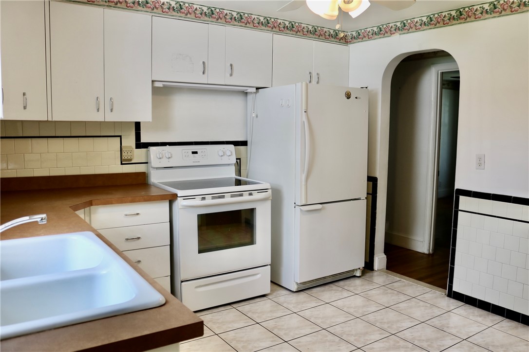 52 Kenyon Road Cranston, RI 02910 - Photo 5 of 21 Gallery Image 5