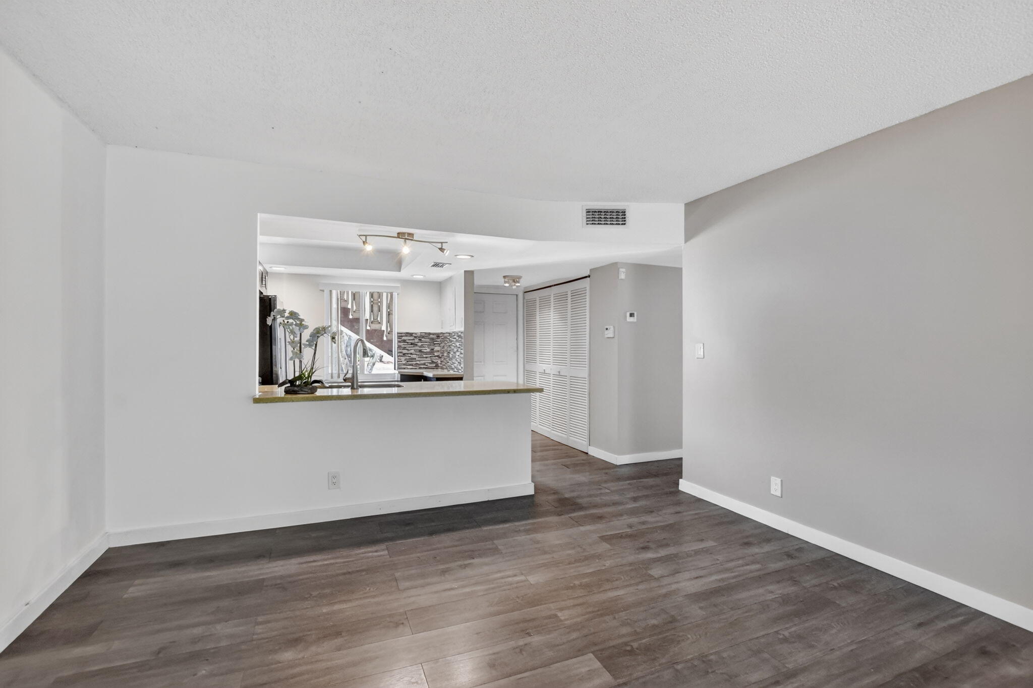 9220 Southwest 3rd Street, Unit 907 Boca Raton, FL 33428 - Photo 9 of 34 9-web-or-mls-DSC_2293