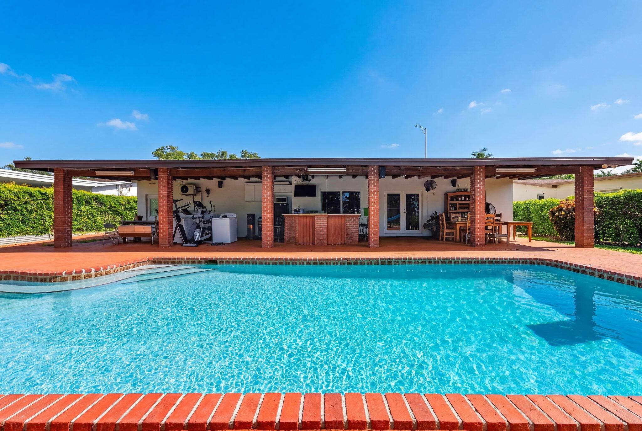 10040 Southwest 32nd Street Miami, FL 33165 - Photo 18 of 28 7-web-or-mls-Exterior_DSC04620_hf4k