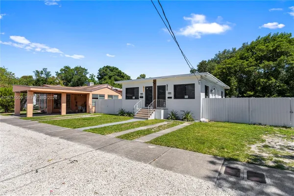 $2,700 | 1040 Northwest 35th Street, Unit 1040, Miami, FL 33127