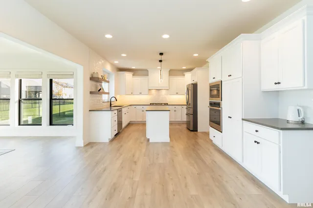 $675,000 | 11310 North Copper Creek Point, Dunlap, IL 61525