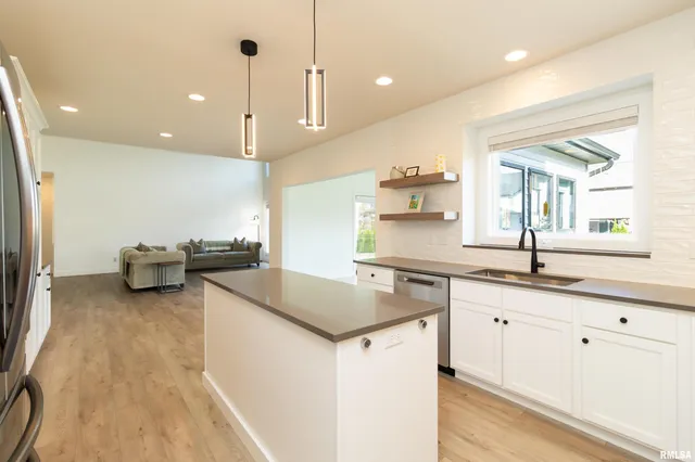 $675,000 | 11310 North Copper Creek Point, Dunlap, IL 61525