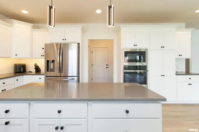 $675,000 | 11310 North Copper Creek Point, Dunlap, IL 61525