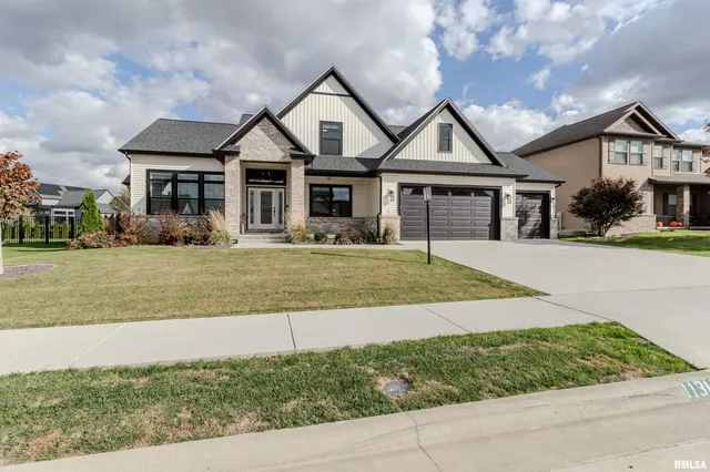 $675,000 | 11310 North Copper Creek Point, Dunlap, IL 61525