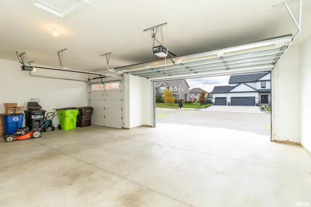 $675,000 | 11310 North Copper Creek Point, Dunlap, IL 61525