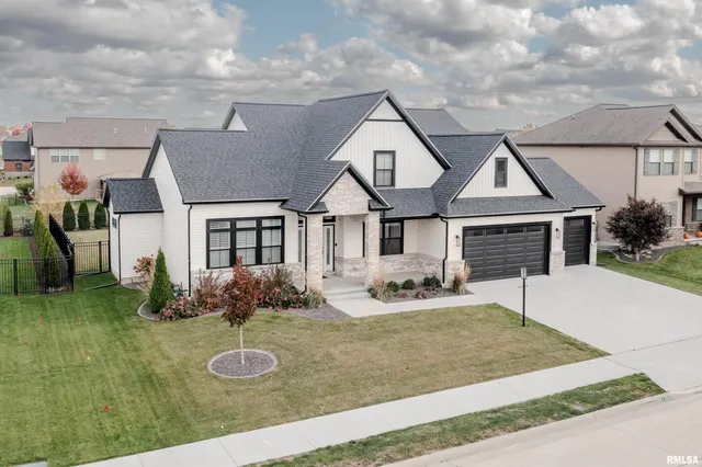 $675,000 | 11310 North Copper Creek Point, Dunlap, IL 61525
