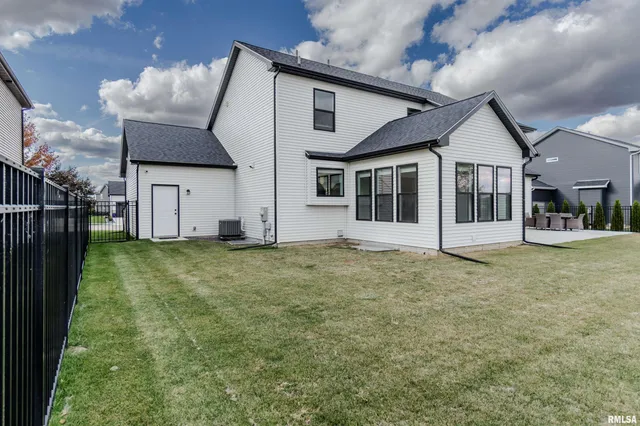 $675,000 | 11310 North Copper Creek Point, Dunlap, IL 61525