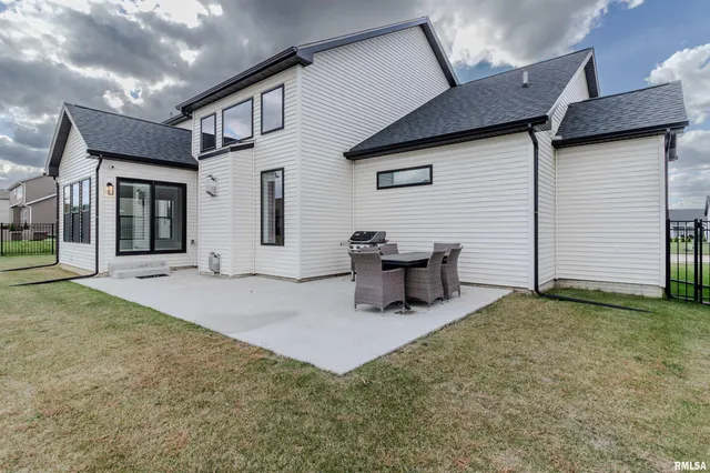 $675,000 | 11310 North Copper Creek Point, Dunlap, IL 61525