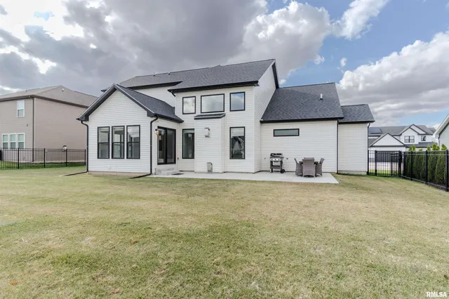 $675,000 | 11310 North Copper Creek Point, Dunlap, IL 61525