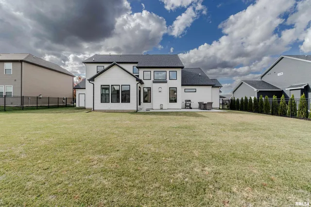 $675,000 | 11310 North Copper Creek Point, Dunlap, IL 61525