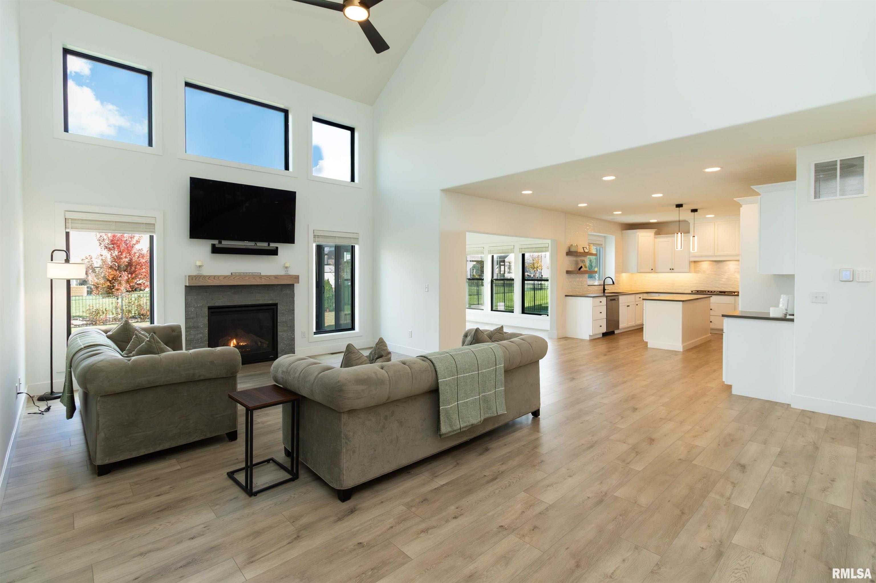 11310 North Copper Creek Point Dunlap, IL 61525 - Photo 10 of 85