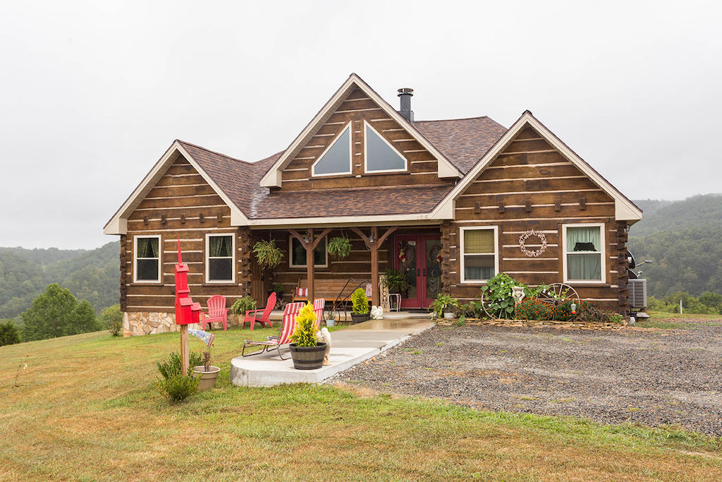 221 River Ridge Drive Max Meadows, VA 24360 - Photo 2 of 42 DGA_3983