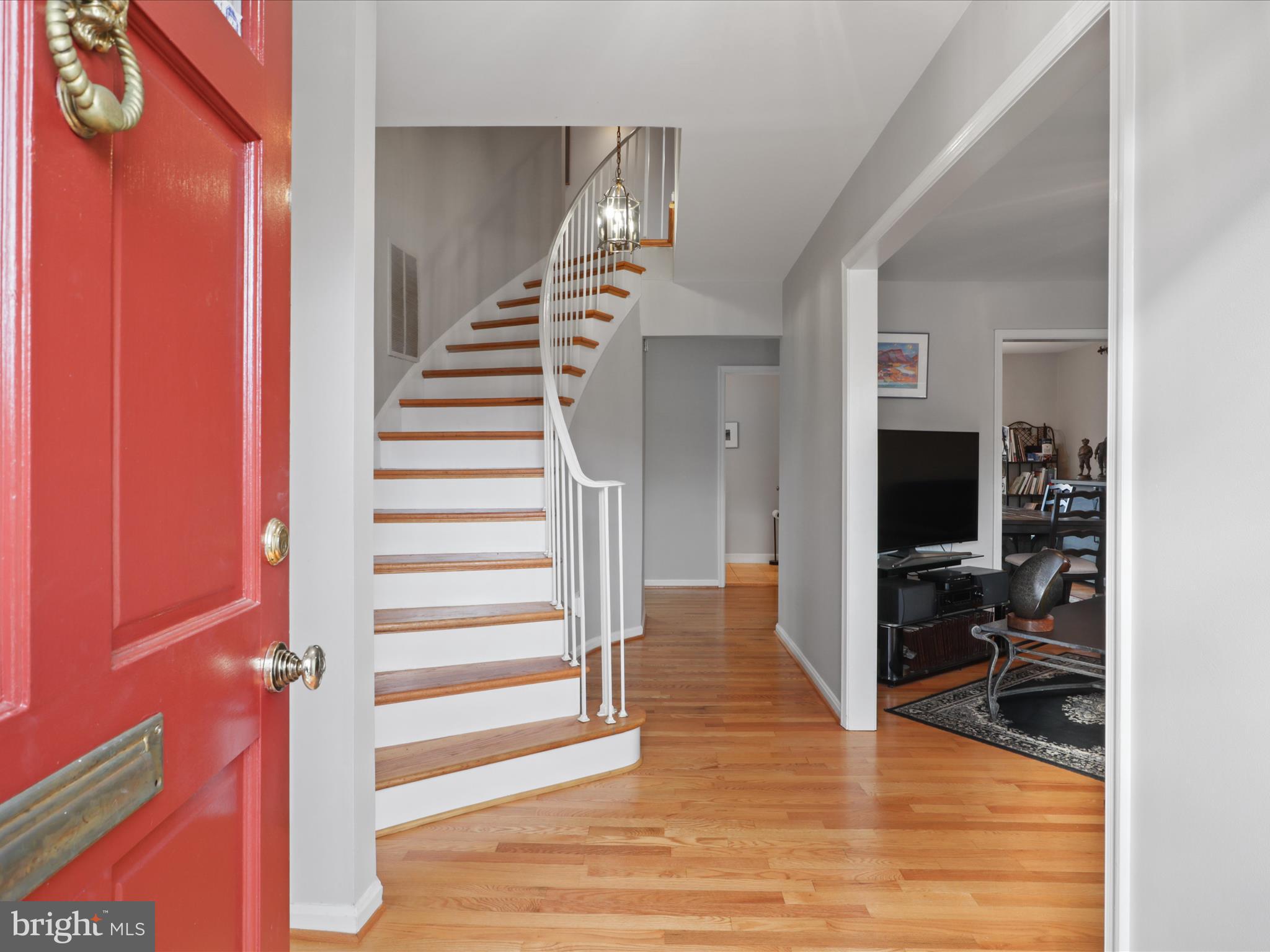 8408 Willow Forge Road Springfield, VA 22152 - Photo 4 of 46 Gallery Image 4