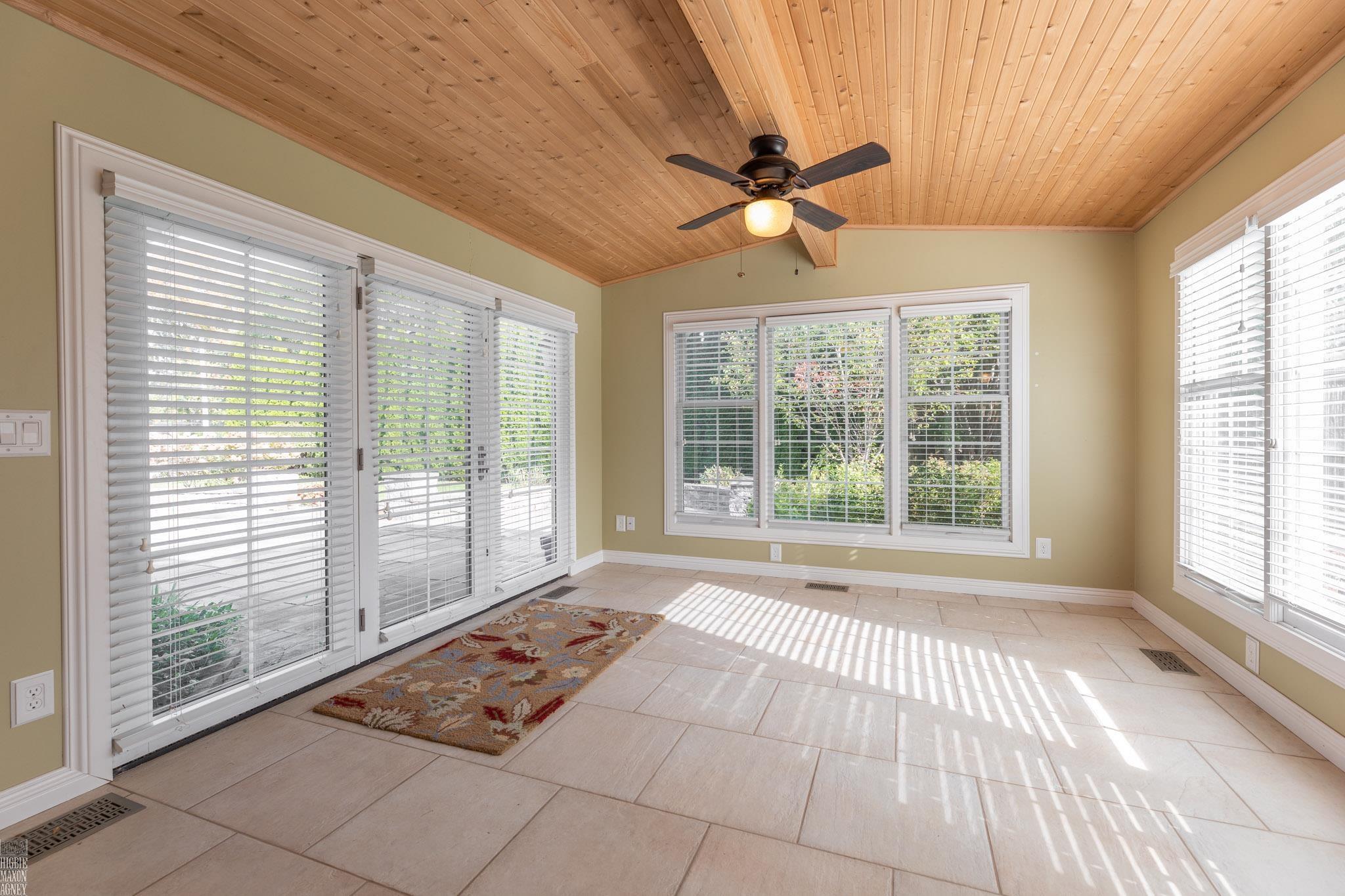 592 Thorntree Road Grosse Pointe Woods, MI 48236 - Photo 13 of 53