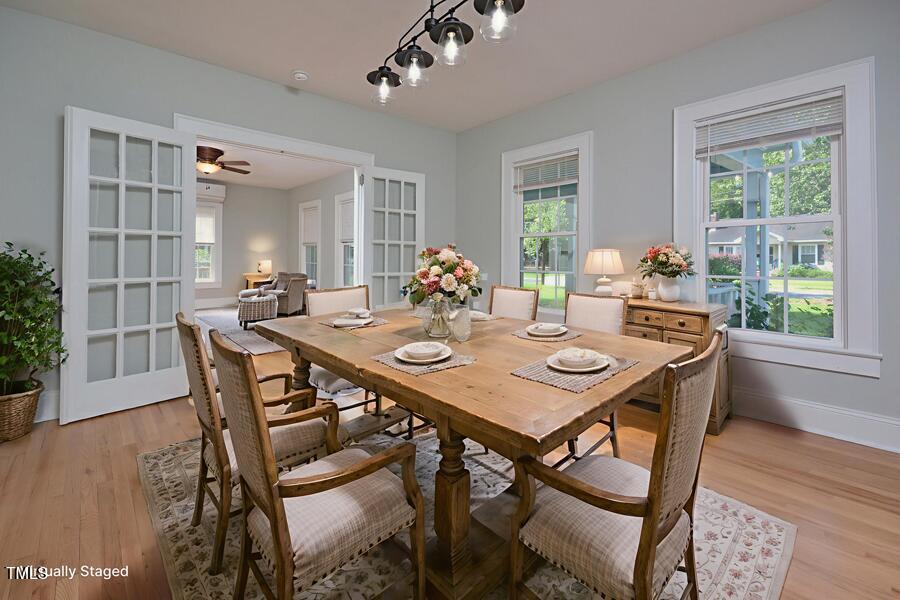 715 North Main Street Graham, NC 27253 - Photo 10 of 37 10- Dini rm 1 staged