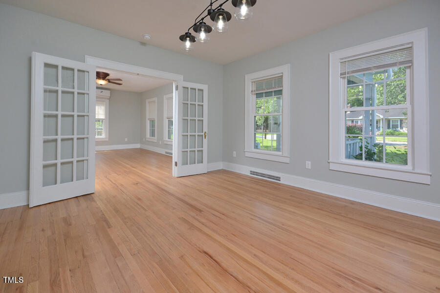 715 North Main Street Graham, NC 27253 - Photo 11 of 37 11- Din rm 1