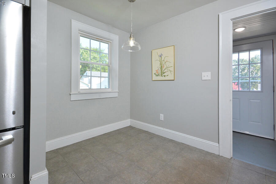 715 North Main Street Graham, NC 27253 - Photo 17 of 37 17- Kitch bkfst rm