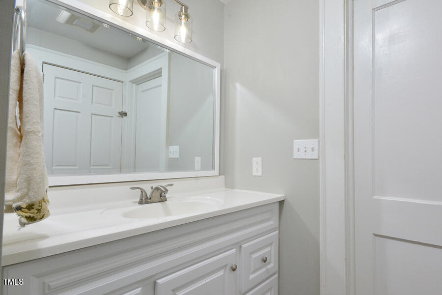 715 North Main Street Graham, NC 27253 - Photo 23 of 37 24- Primary bath vanity