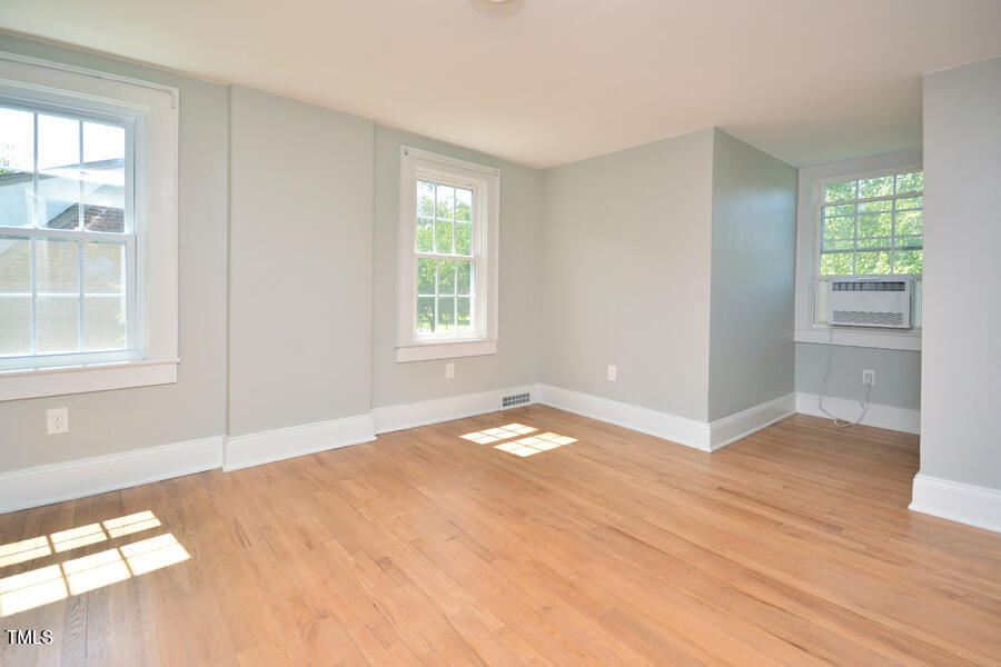 715 North Main Street Graham, NC 27253 - Photo 28 of 37 29- Bedroom 2 windows
