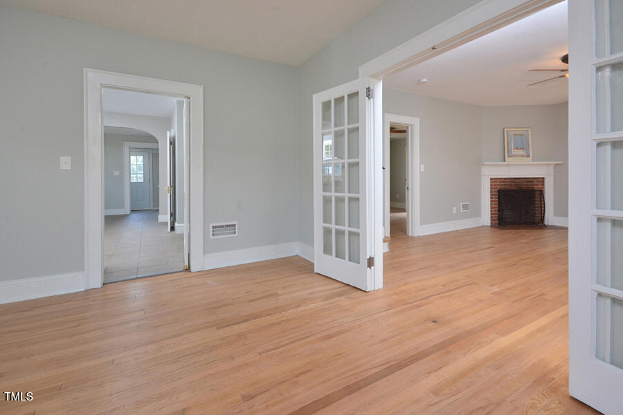 715 North Main Street Graham, NC 27253 - Photo 9 of 37 9- Din rm liv rm