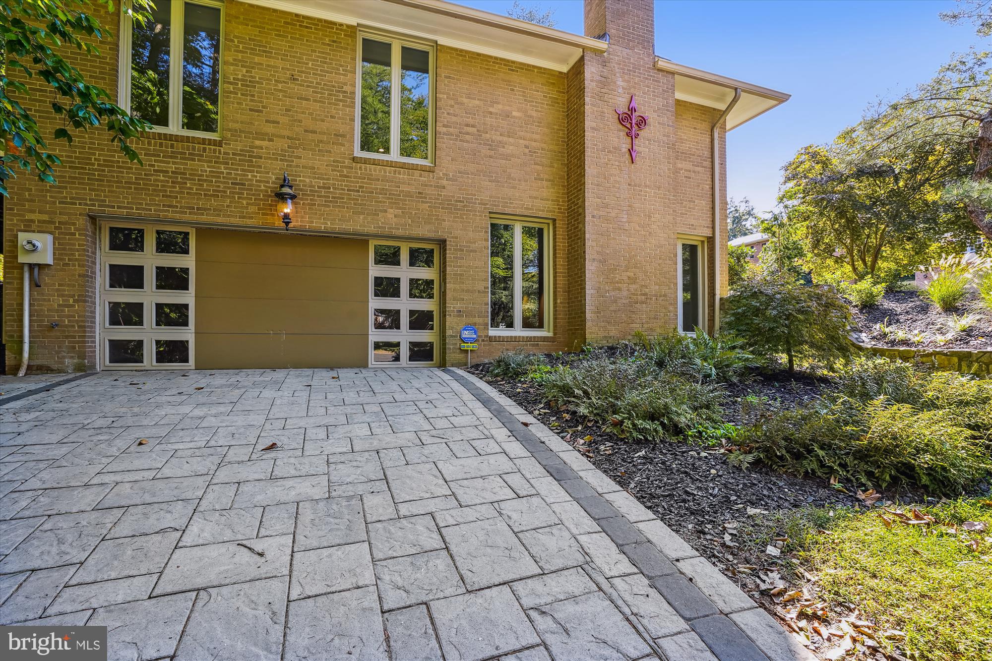 4119 North Ridgeview Road McLean, VA 22101 - Photo 48 of 56 Paved driveway.