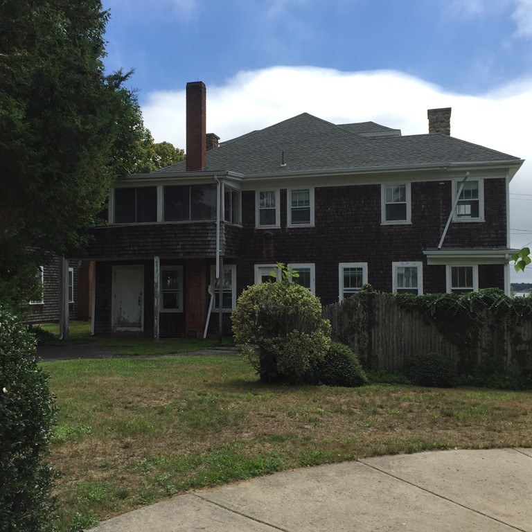 37 South Boulevard Wareham, MA 02558 - Photo 3 of 10 a front view of a house with a garden