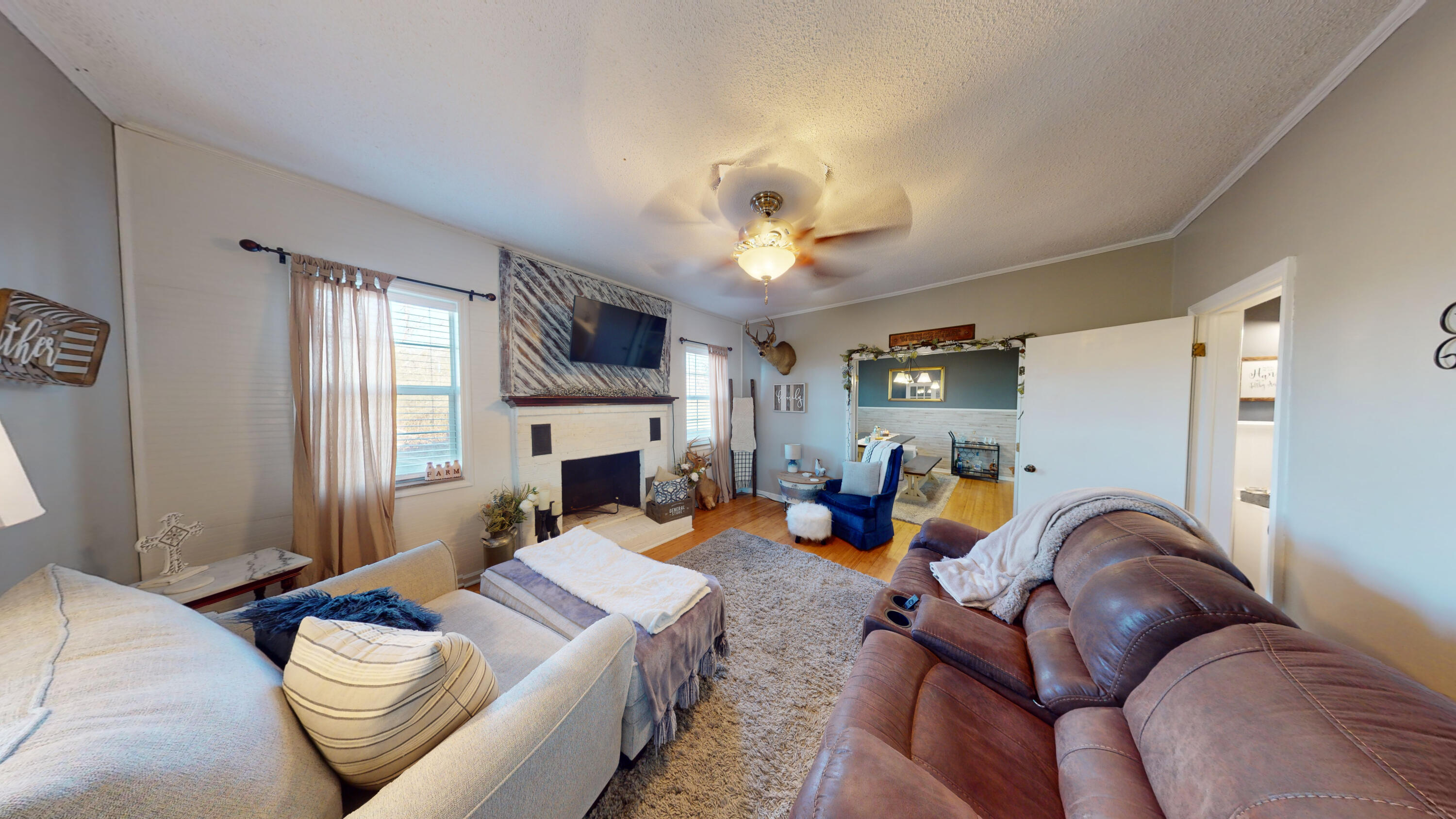 24278 Rhea County Highway Spring City, TN 37381 - Photo 2 of 22 1- Living Room