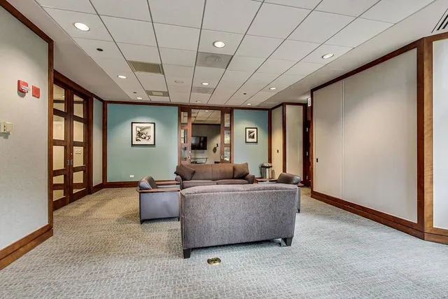 $2,300 | 222 North Columbus Drive, Unit 806, Chicago, IL 60601