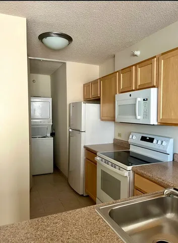 $2,300 | 222 North Columbus Drive, Unit 806, Chicago, IL 60601