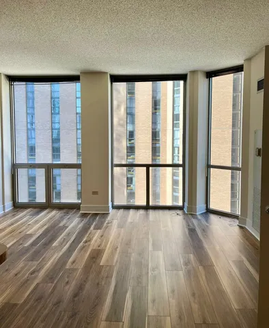 $2,300 | 222 North Columbus Drive, Unit 806, Chicago, IL 60601