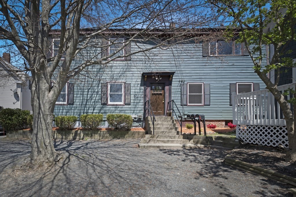 14 R Spring Street, Unit 2 Gloucester, MA 01930 - Photo 1 of 20 Gallery Image 1