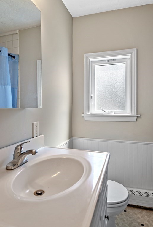 14 R Spring Street, Unit 2 Gloucester, MA 01930 - Photo 14 of 20 Gallery Image 14