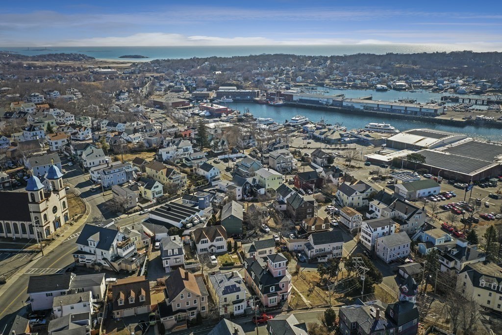 14 R Spring Street, Unit 2 Gloucester, MA 01930 - Photo 19 of 20 Gallery Image 19