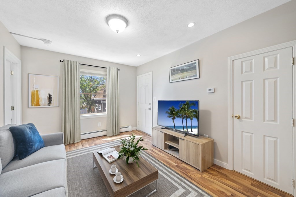 14 R Spring Street, Unit 2 Gloucester, MA 01930 - Photo 3 of 20 Gallery Image 3