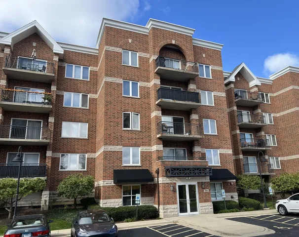 $322,900 | 3451 North Carriageway Drive, Unit 503, Arlington Heights, IL 60004