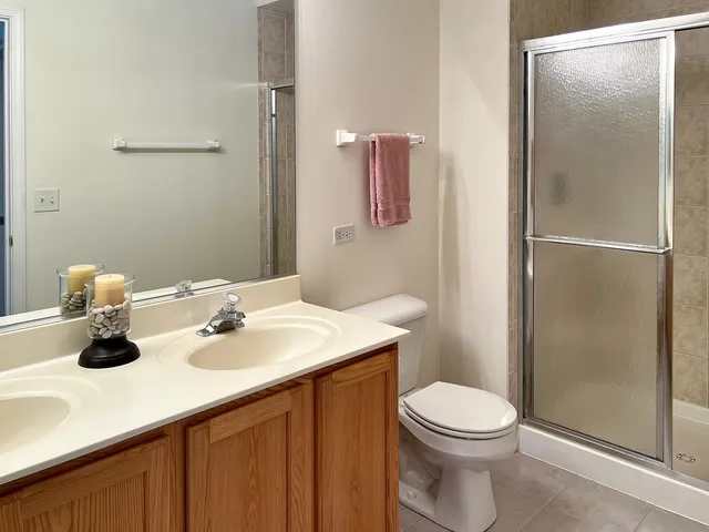 $322,900 | 3451 North Carriageway Drive, Unit 503, Arlington Heights, IL 60004