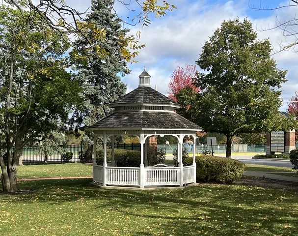 $322,900 | 3451 North Carriageway Drive, Unit 503, Arlington Heights, IL 60004